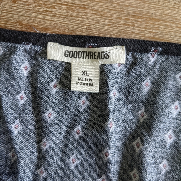 Good threads button down blouse - Picture 2 of 3